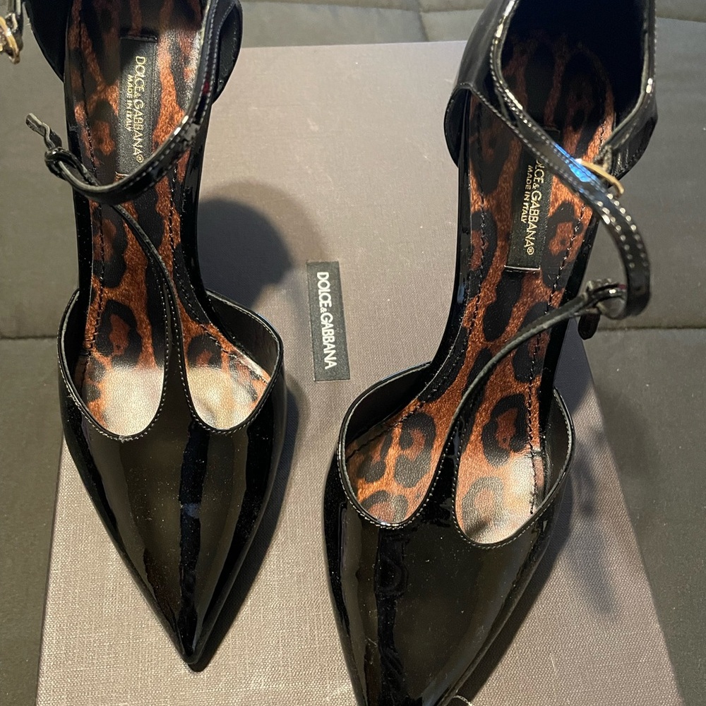 Dolce Gabbana black patent t strap pump heels.  size 7